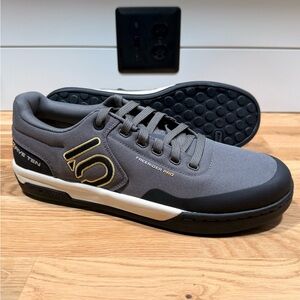 ADIDAS FIVE TEN FREERIDER PRO CANVAS MOUNTAIN BIKE SHOES SIZE 13 NEW